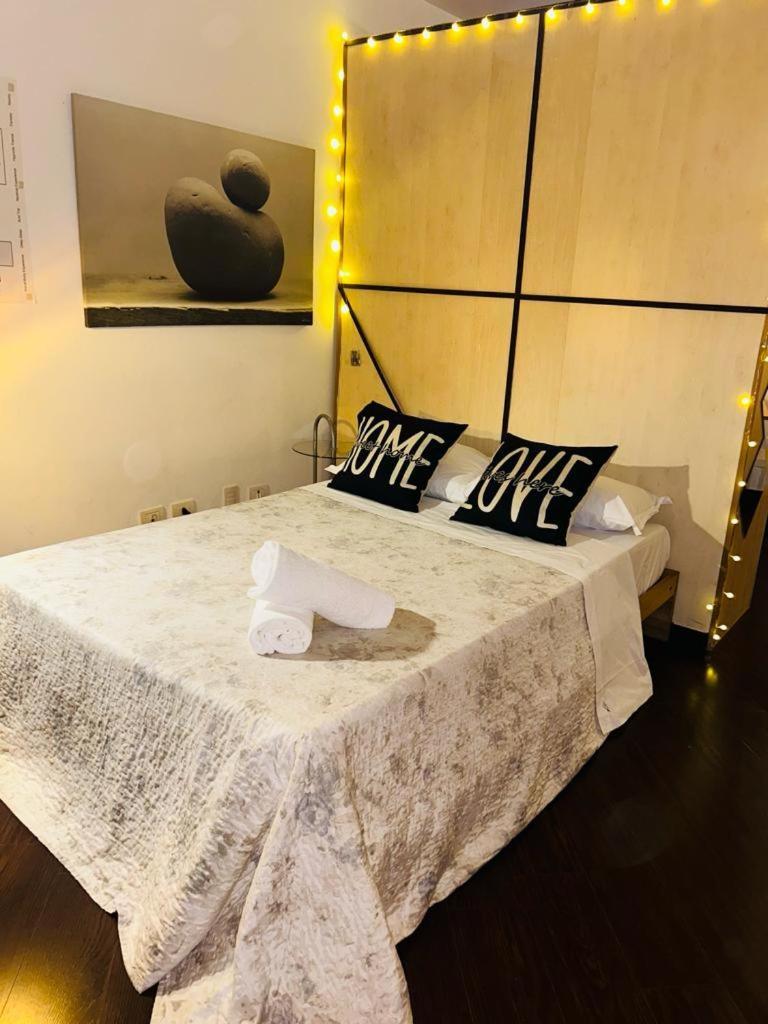 Easy Room Italy Prada Milano Eksteriør bilde