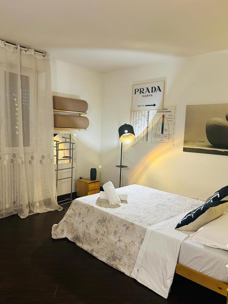 Easy Room Italy Prada Milano Eksteriør bilde